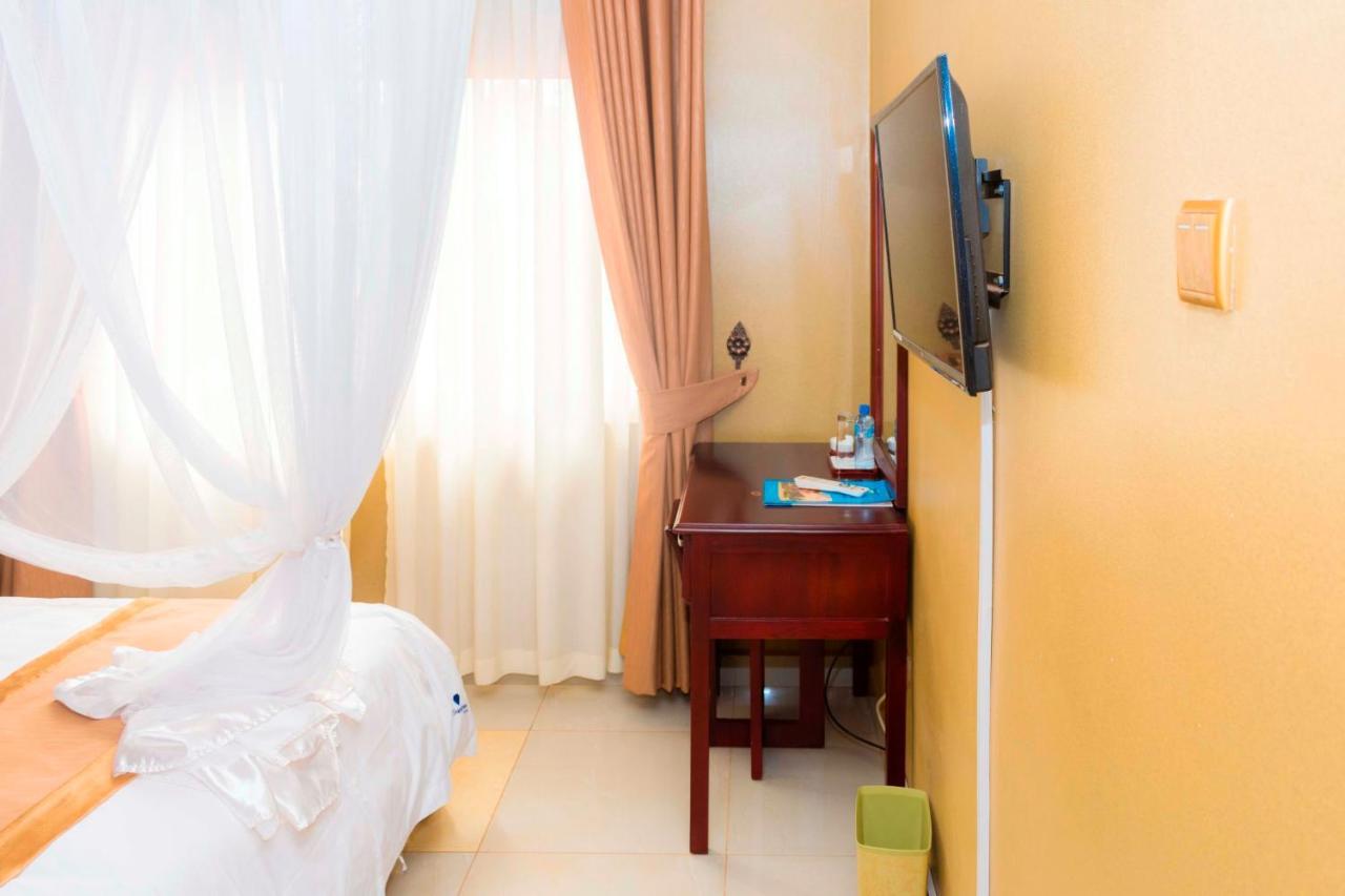 Sapphire Hotel Entebbe Kigo Kajansi 외부 사진