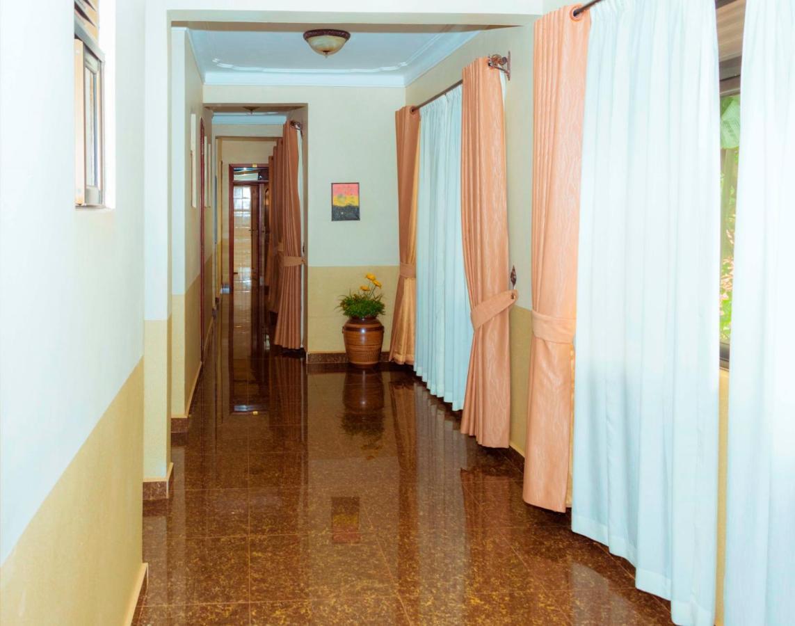 Sapphire Hotel Entebbe Kigo Kajansi 외부 사진