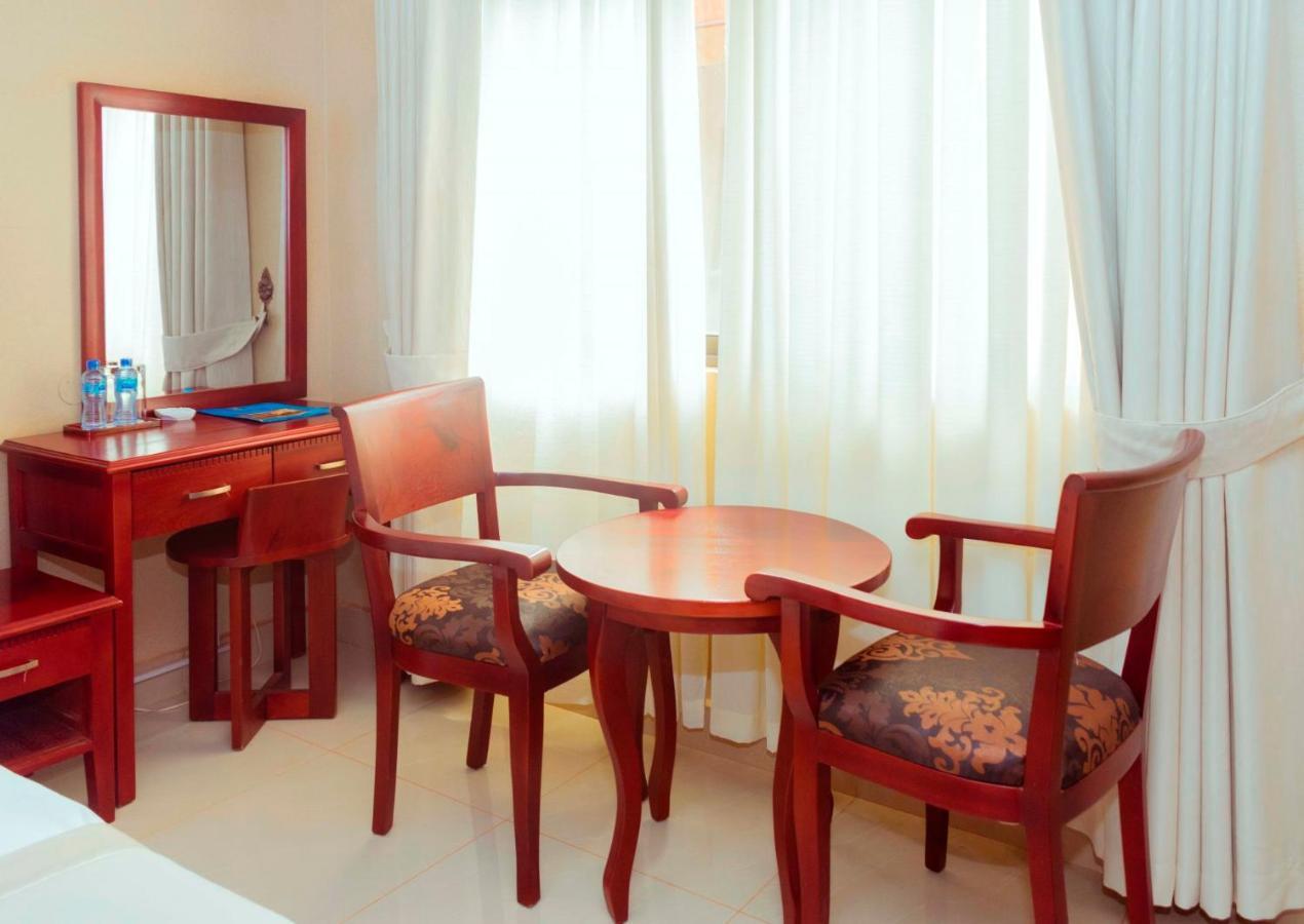 Sapphire Hotel Entebbe Kigo Kajansi 외부 사진