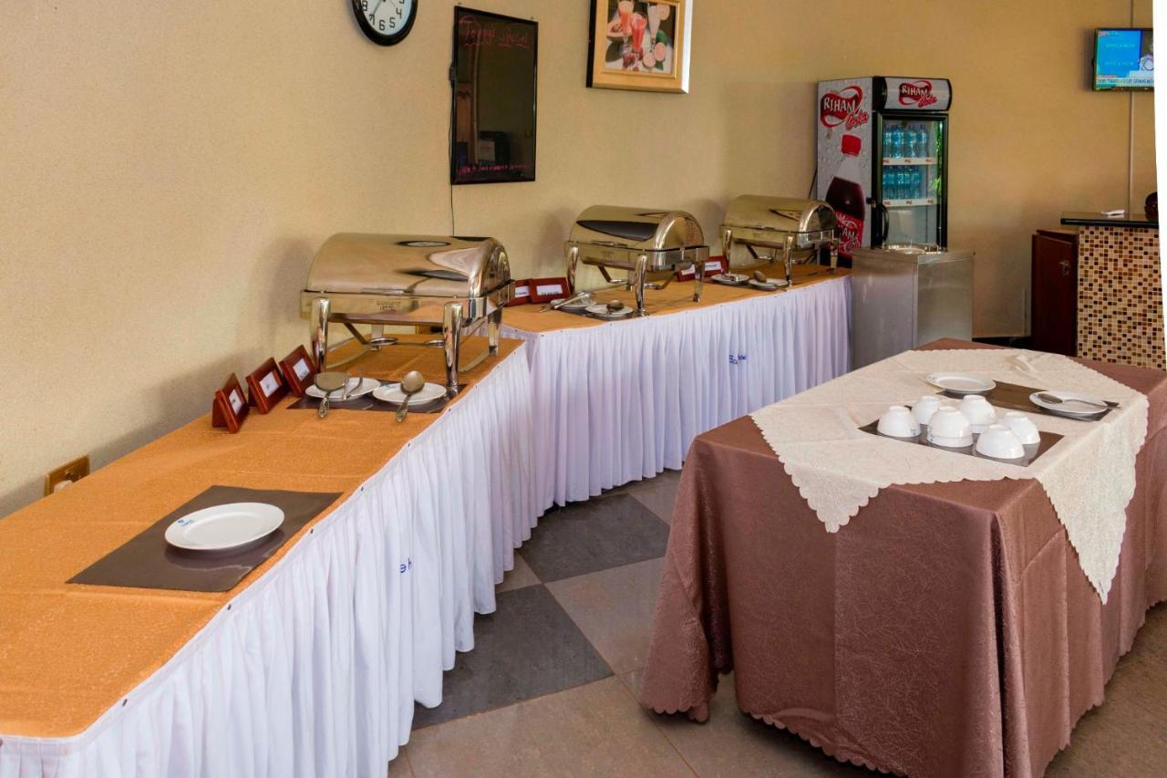 Sapphire Hotel Entebbe Kigo Kajansi 외부 사진