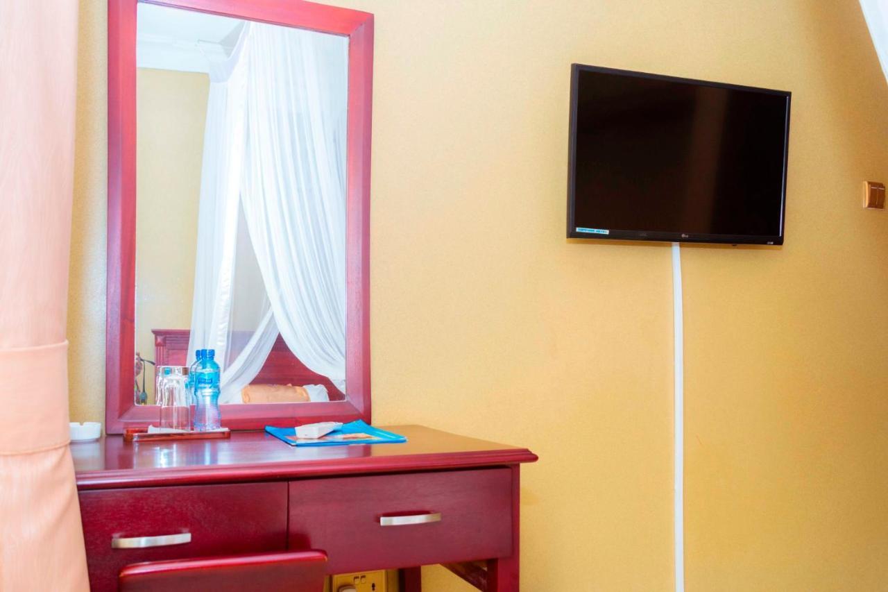 Sapphire Hotel Entebbe Kigo Kajansi 외부 사진