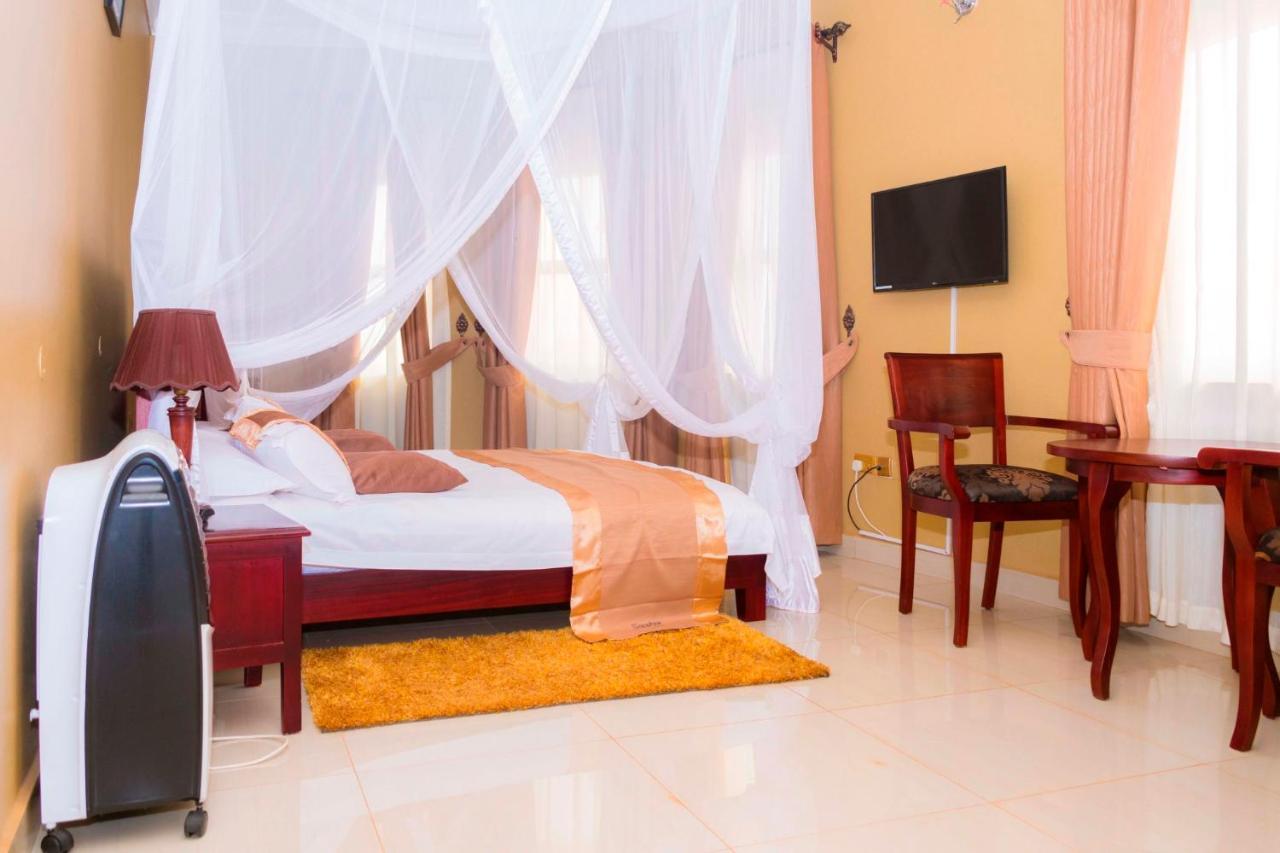 Sapphire Hotel Entebbe Kigo Kajansi 외부 사진