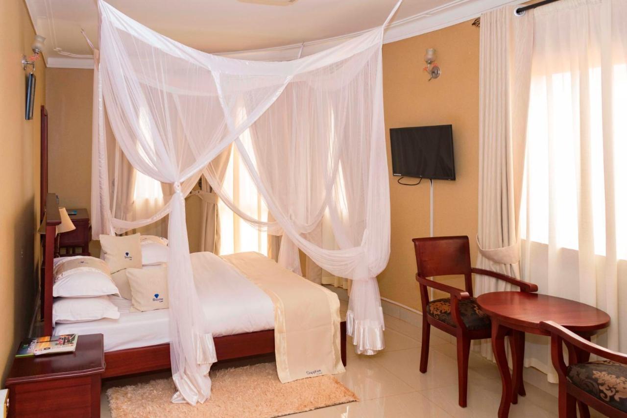Sapphire Hotel Entebbe Kigo Kajansi 외부 사진