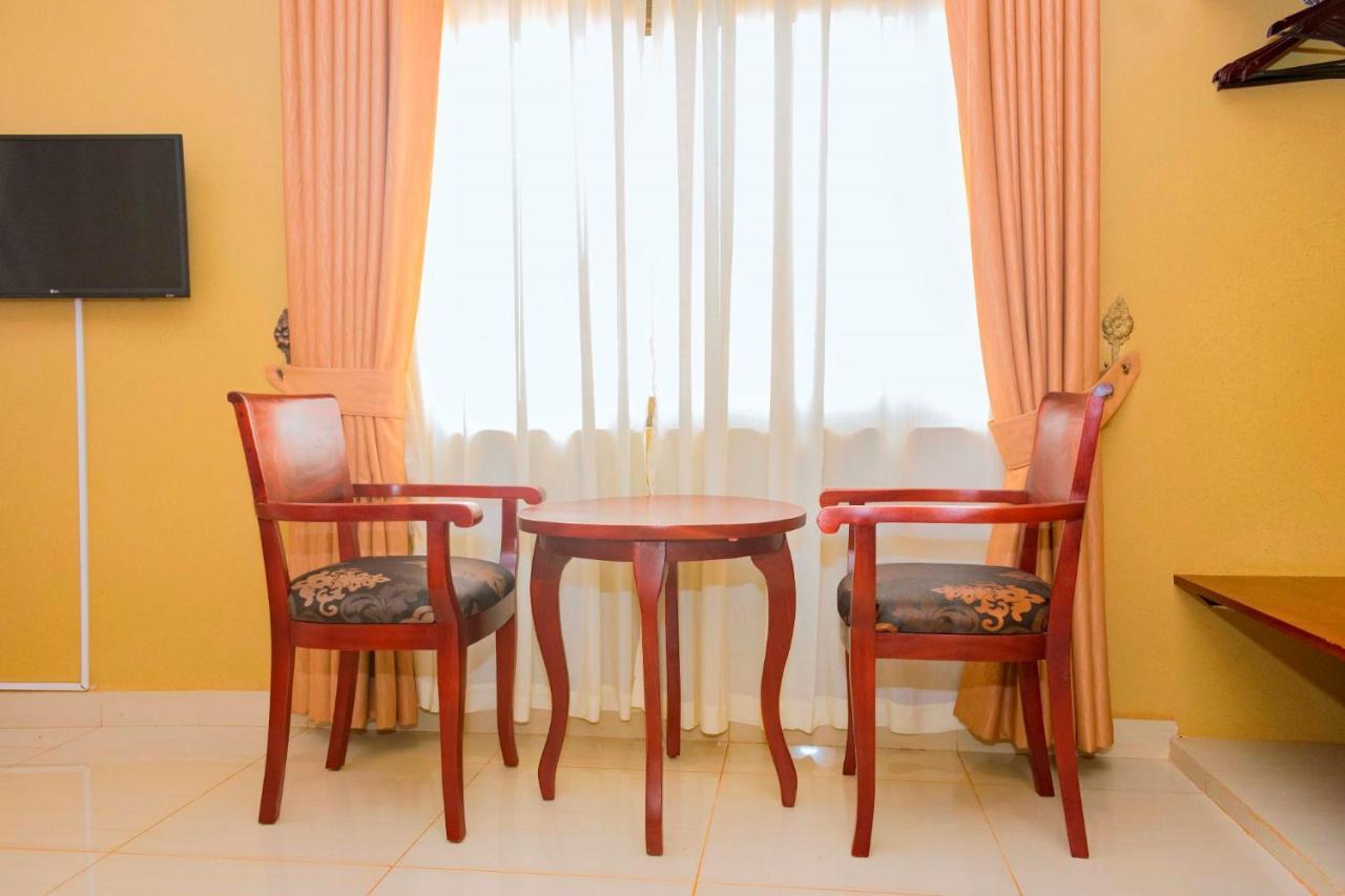 Sapphire Hotel Entebbe Kigo Kajansi 외부 사진