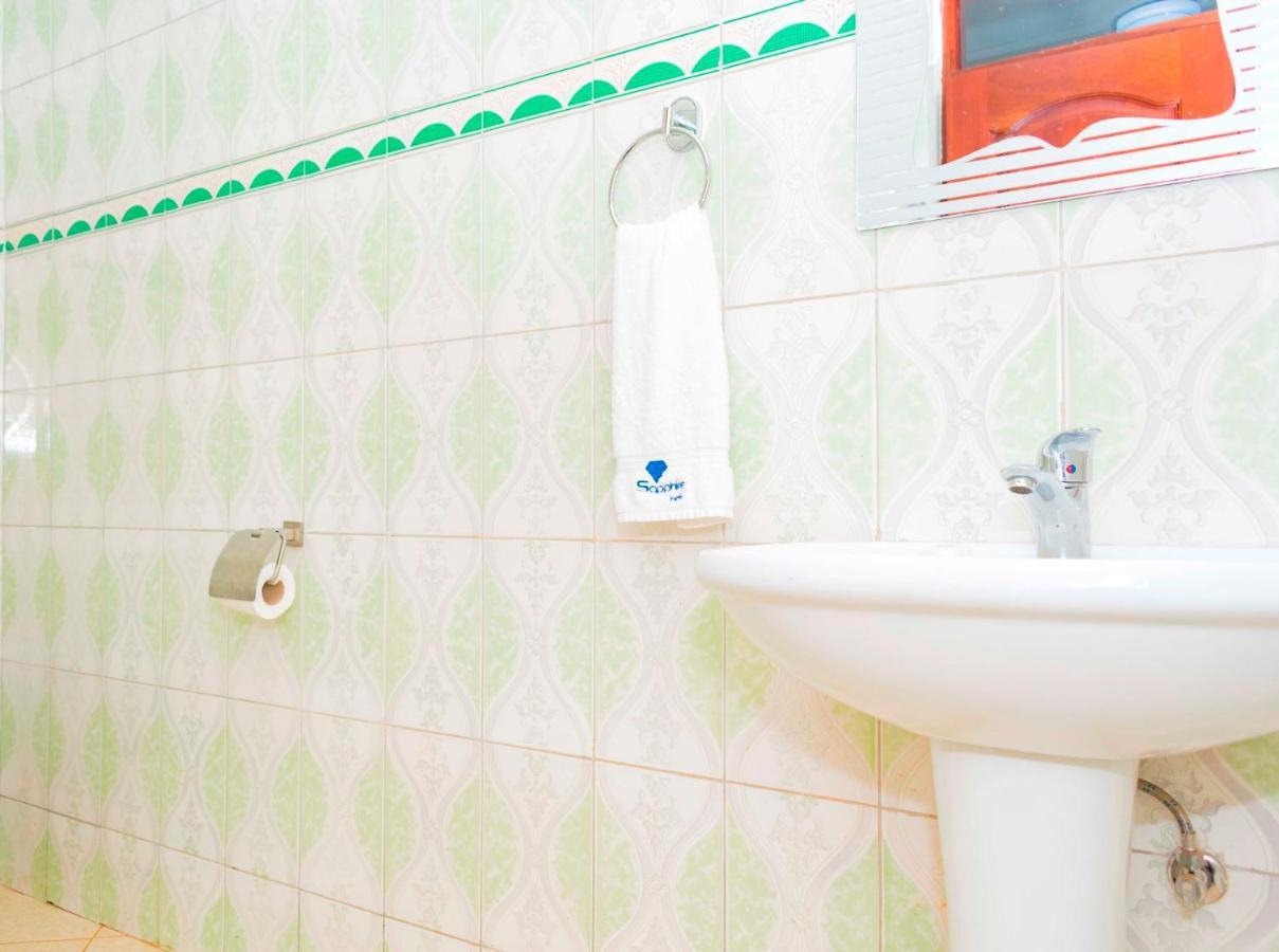Sapphire Hotel Entebbe Kigo Kajansi 외부 사진