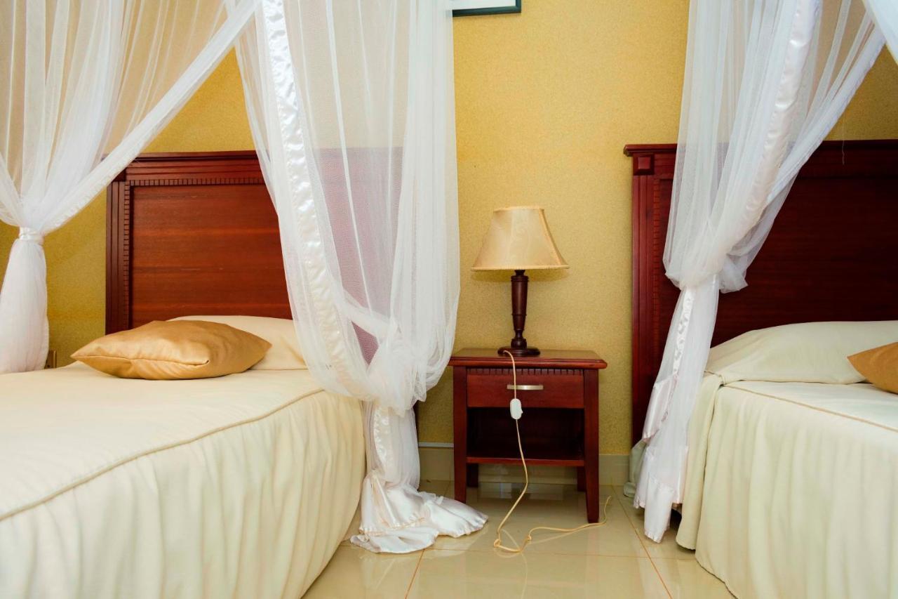 Sapphire Hotel Entebbe Kigo Kajansi 외부 사진
