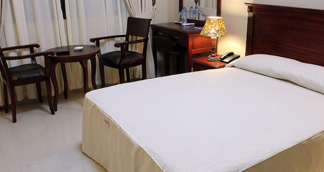 Sapphire Hotel Entebbe Kigo Kajansi 외부 사진