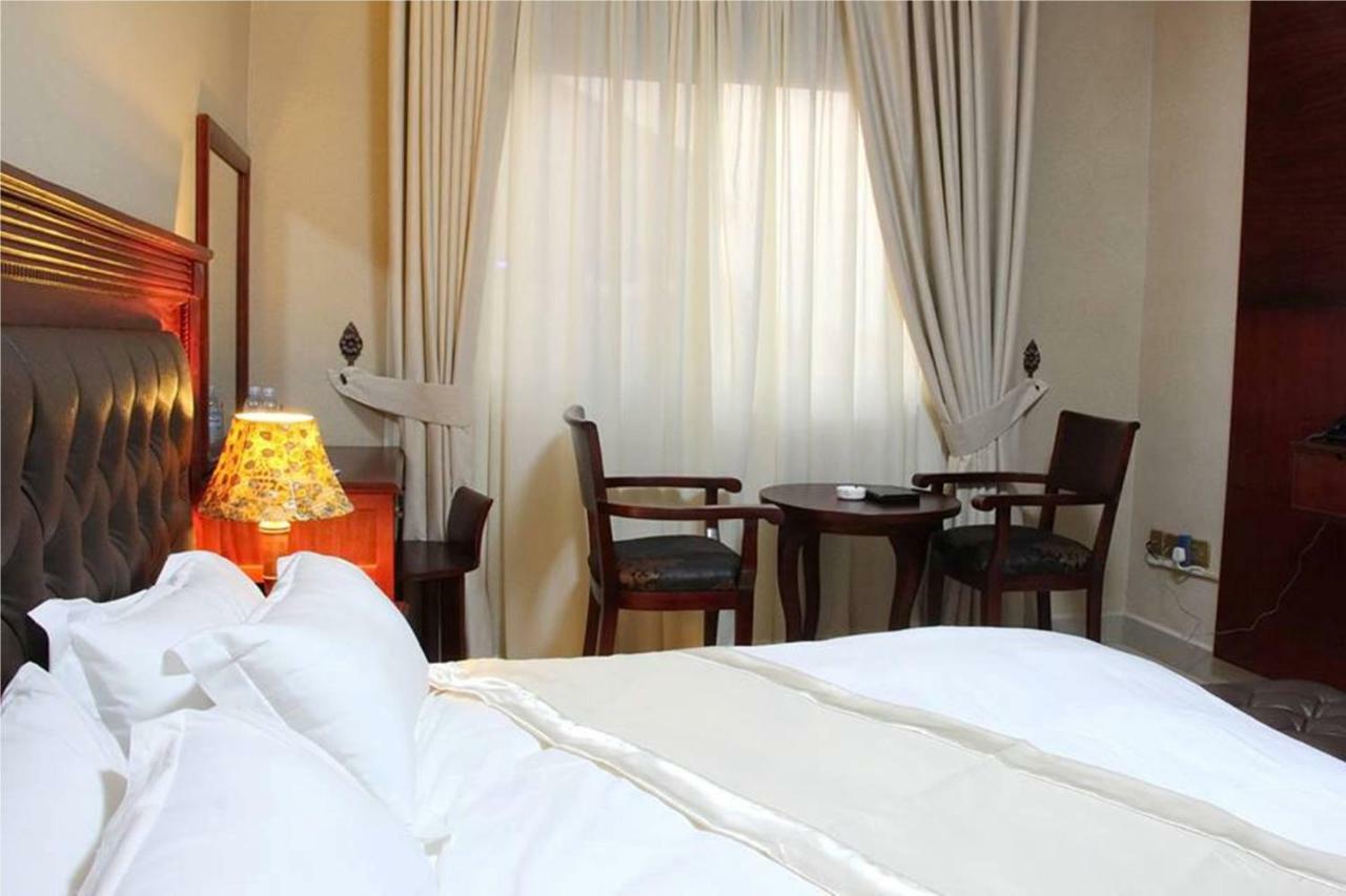 Sapphire Hotel Entebbe Kigo Kajansi 외부 사진