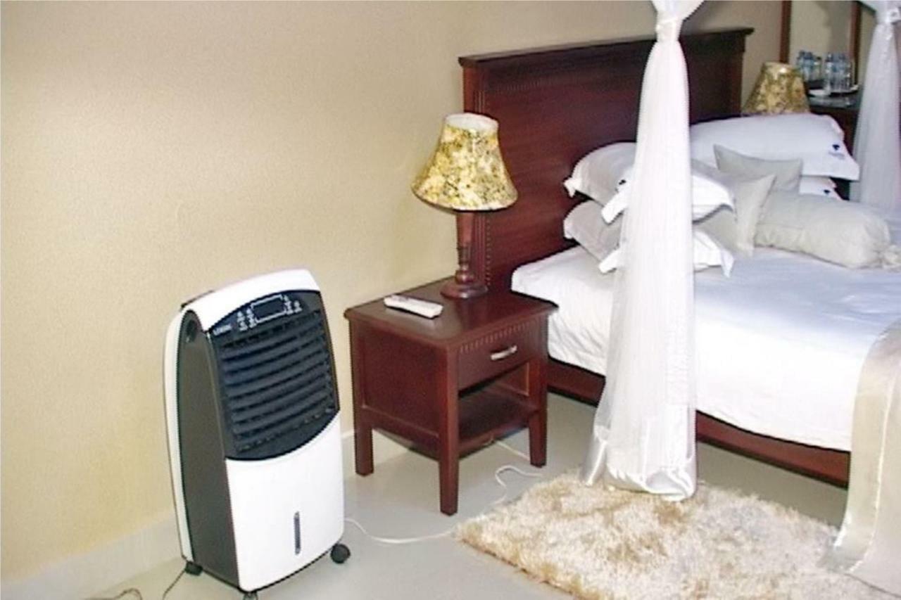 Sapphire Hotel Entebbe Kigo Kajansi 외부 사진