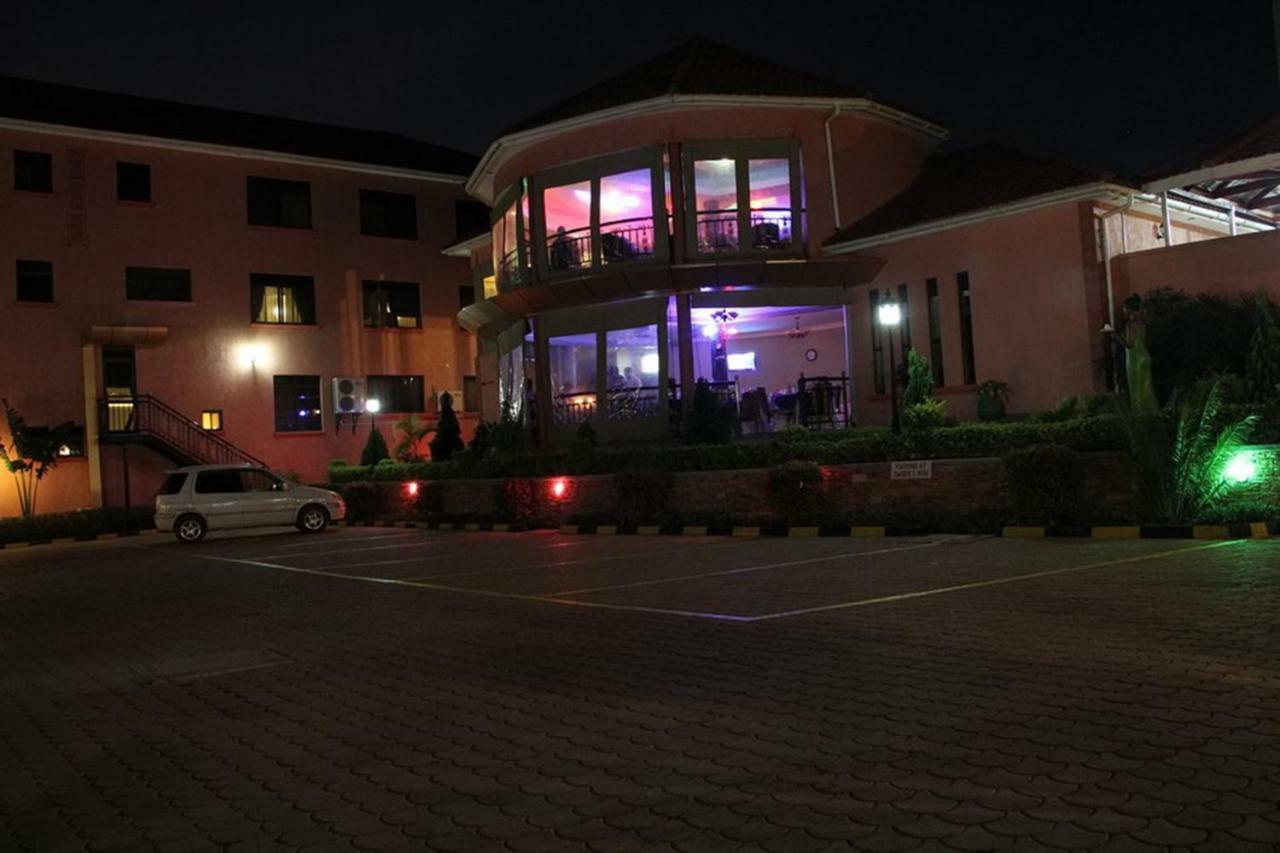 Sapphire Hotel Entebbe Kigo Kajansi 외부 사진