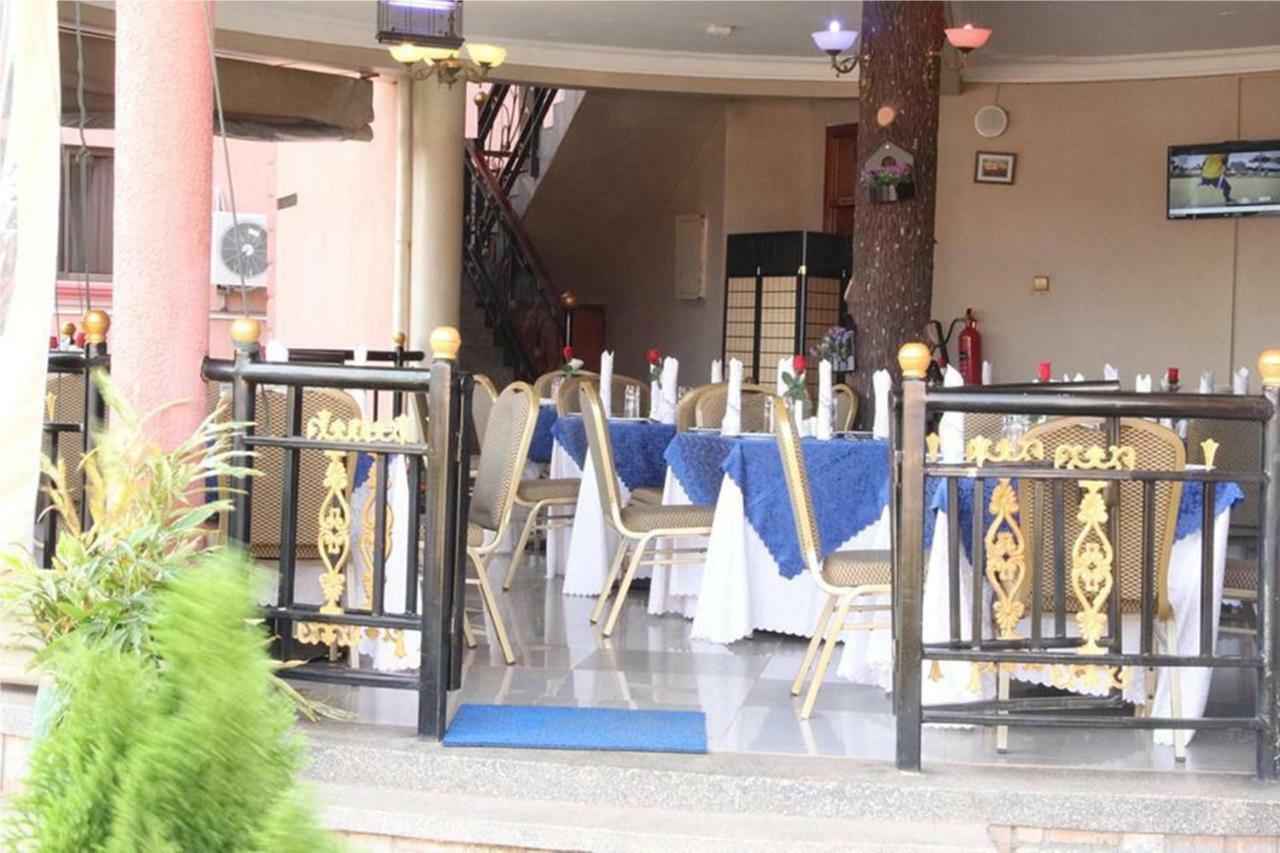 Sapphire Hotel Entebbe Kigo Kajansi 외부 사진