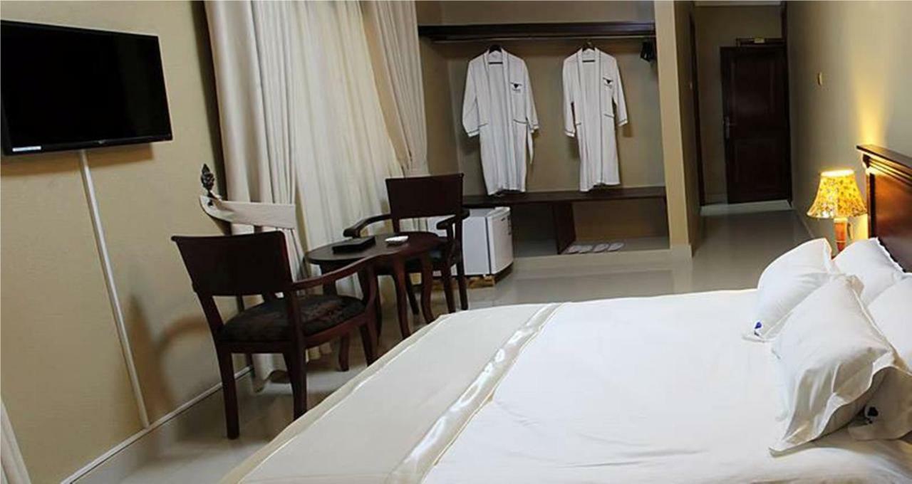 Sapphire Hotel Entebbe Kigo Kajansi 외부 사진