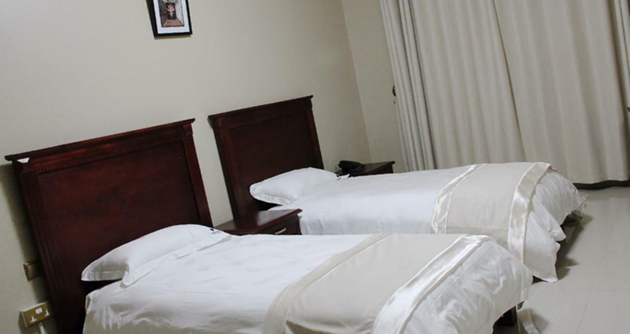 Sapphire Hotel Entebbe Kigo Kajansi 외부 사진